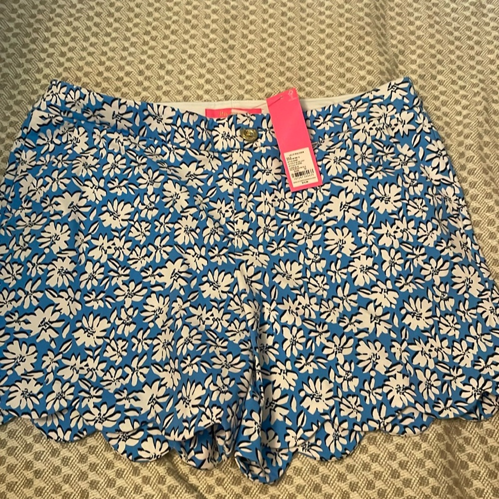 Lilly Pulitzer buttercup mid rise short size 12 Lunar blue palm beach petals NWT